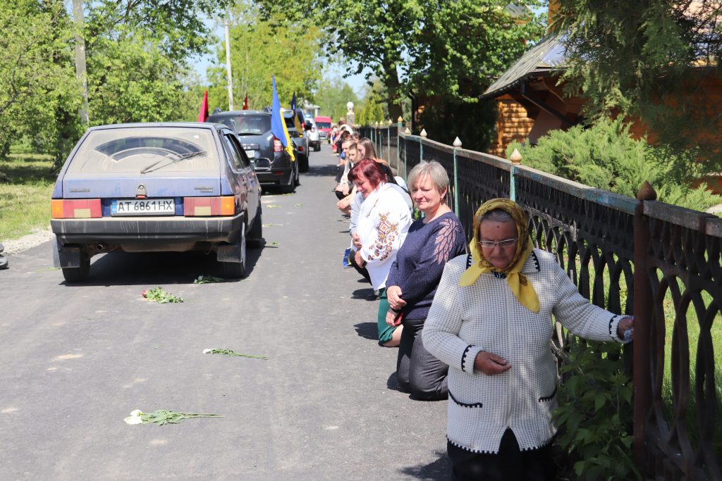 У Ямницькій громаді провели в останню путь бійця Сергія Калиновського